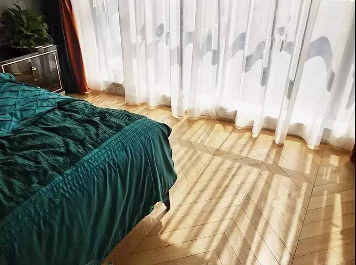小藍鯨石晶人字拼石晶地板鋪裝效果